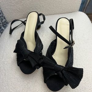 Wrap heeled sandals with bow